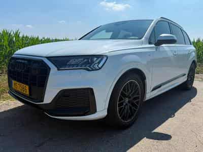 Audi Q7 S-line (2021) - Photo 1