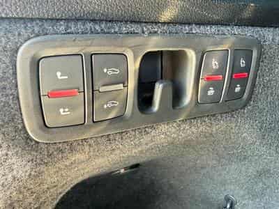 Audi Q7 S-line (2021) - Photo 11