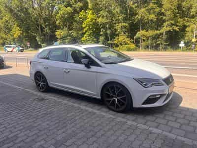 Seat Leon Cupra ST 4drive DSG 300 (2020) - Photo 2
