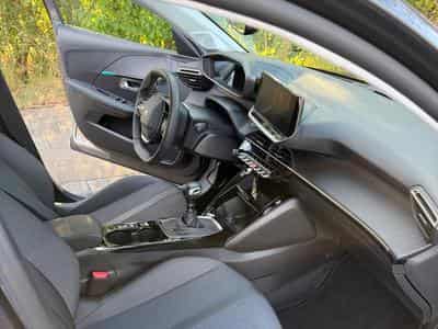 Peugeot 208 Allure Pack (2023) - Photo 6