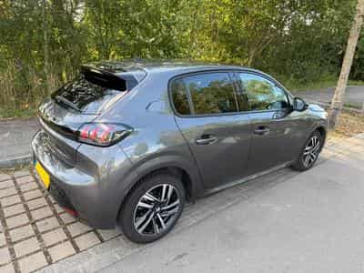 Peugeot 208 Allure Pack (2023) - Photo 12