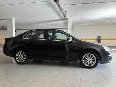 VW Jetta 2.0L TDI Clean Diesel (2009) - Foto 1