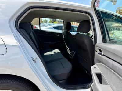 VW Golf VIII 1.0 eTSI 110 Life (2022) - Photo 10