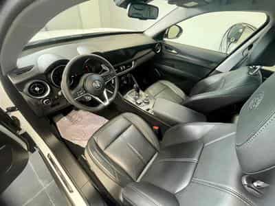 Alfa-Romeo Stelvio Super 2.0 Q4 (2018) - Photo 3