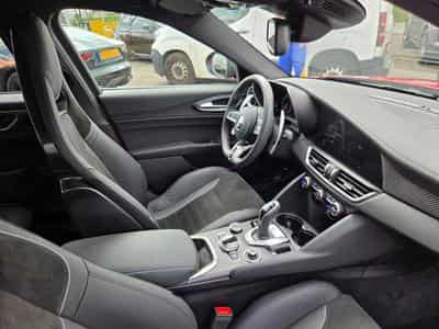 Alfa-Romeo Giulia QUADRIFOGLIO 2.9 V6 BI-TURBO 520 AT8 (2024) - Photo 9