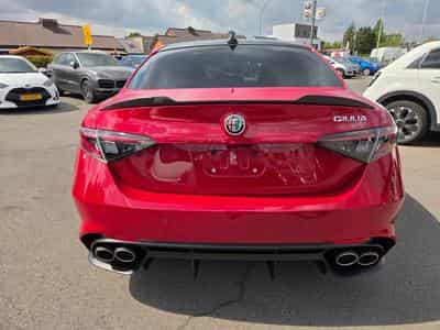 Alfa-Romeo Giulia QUADRIFOGLIO 2.9 V6 BI-TURBO 520 AT8 (2024) - Photo 6