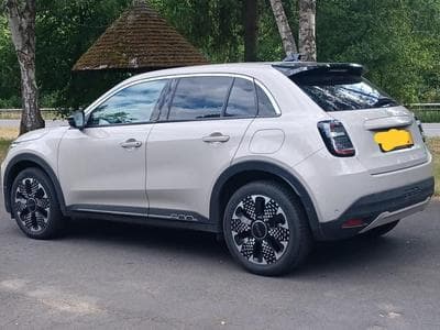 Fiat 600 E La Prima (2025) - Foto 1