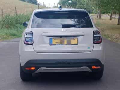 Fiat 600 E La Prima (2025) - Photo 2