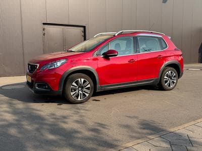 Peugeot 2008 PureTech Allure 110 (2018) - Photo 1