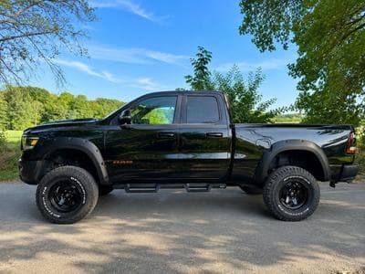 Dodge RAM Dodge RAM Rebel Quad Cab 4x4 - Ess.+LPG (2022) - Foto 1