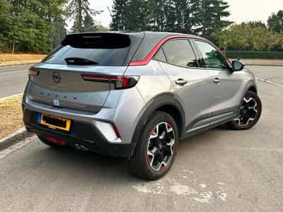 Opel Mokka GS Red Stripe (2022) - Photo 2