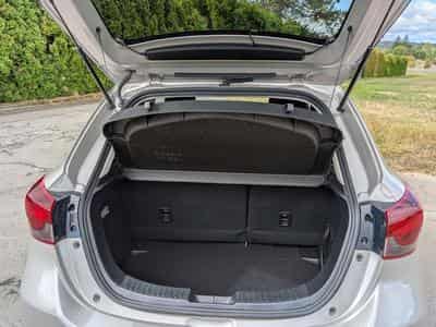 Mazda 2 e-SKYACTIV (2023) - Photo 2