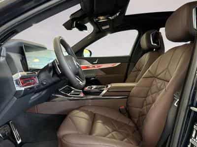 BMW 740 d xDrive DAB Aktivlenkung RFK (2025) - Foto 8