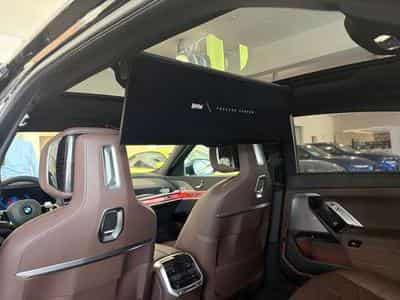 BMW 740 d xDrive DAB Aktivlenkung RFK (2025) - Foto 13