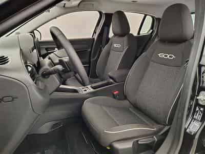 Fiat 600 1.2 Hybrid 136cv DCT Icone NAVI / FULL LED / KEYLESS / CAM (2025) - Foto 7