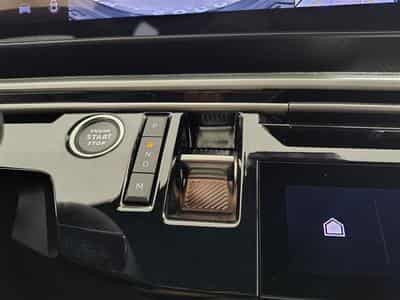 Peugeot 5008 1.2 HYBRID 136cv e-DSC6 Allure Pack 7pl. NAVI / CAMERA 360° (2025) - Photo 12