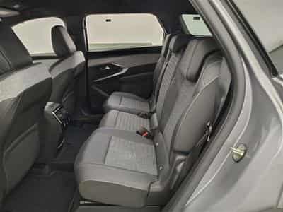 Peugeot 5008 1.2 HYBRID 136cv e-DSC6 Allure Pack 7pl. NAVI / CAMERA 360° (2025) - Photo 13