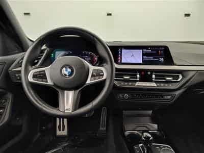BMW 116 116iA Pack M NAVI / FULL LED / CUIR PARTIEL / CAMERA / JA 17 (2024) - Foto 9