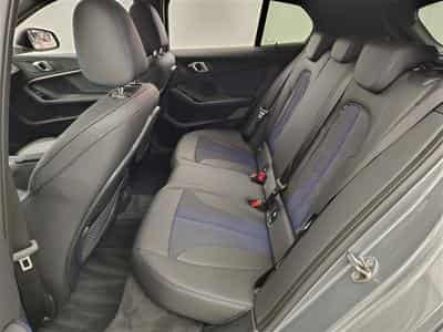 BMW 116 116iA Pack M NAVI / FULL LED / CUIR PARTIEL / CAMERA / JA 17 (2024) - Foto 13
