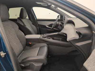Peugeot 3008 Hybrid 145 e-DCS6 Allure (2025) - Photo 9