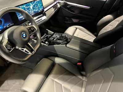 BMW 530 530e xDrive Touring M Sport (2025) - Photo 10