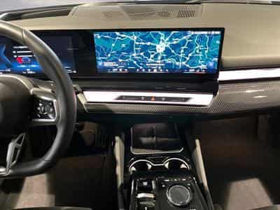 BMW 530 530e xDrive Touring M Sport (2025) - Photo 8