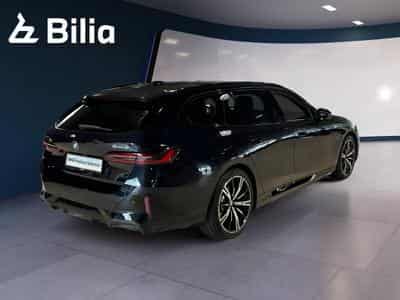 BMW 530 530e xDrive Touring M Sport (2025) - Photo 15