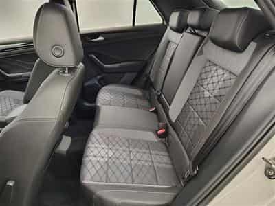 VW T-Roc 1.0 TSI 110cv R-Line CARPLAY / FULL LED / PDC AV+AR / JA 17" (2024) - Photo 13