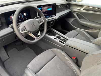 VW Passat Variant Business (2025) - Photo 9