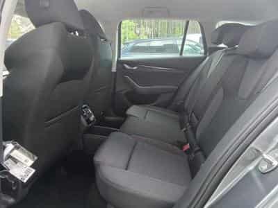 Skoda Octavia Business 1.5 eTSI 7-Gang-DSG (2025) - Photo 6