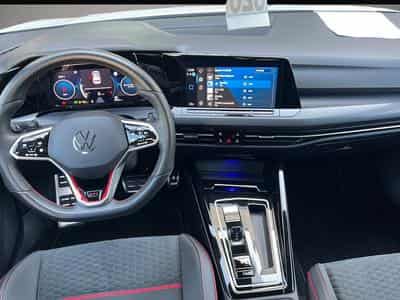 VW Golf (2024) - Photo 3