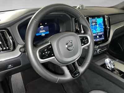 Volvo XC60 B5 4x4 Core Aut. (2025) - Photo 8