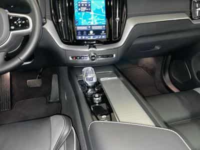 Volvo XC60 B5 4x4 Core Aut. (2025) - Photo 10