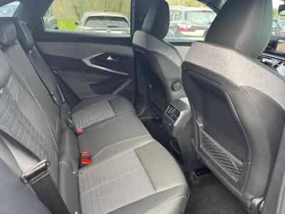 Peugeot 3008 1.2 HYBRID 136 GT E-DCS6 (2025) - Foto 14