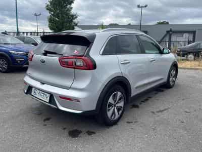 Kia NIRO 1.6 GDI 105 ISG + PLUG-IN 60.5 PREMIUM DCT6 (2018) - Photo 5