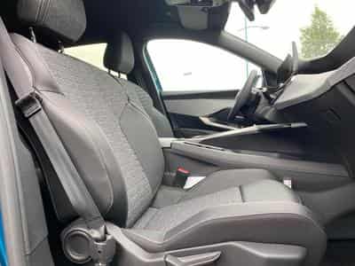 Peugeot 3008 1.2 HYBRID 145 ALLURE E-DCS6 (2025) - Foto 11