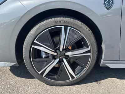 Peugeot 308 1.2 HYBRID 145 GT E-DCS6 (2025) - Photo 9