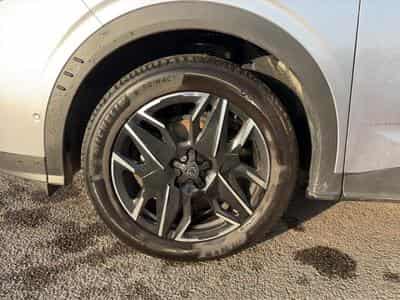 Peugeot 3008 1.2 HYBRID 145 GT E-DCS6 (2025) - Foto 9