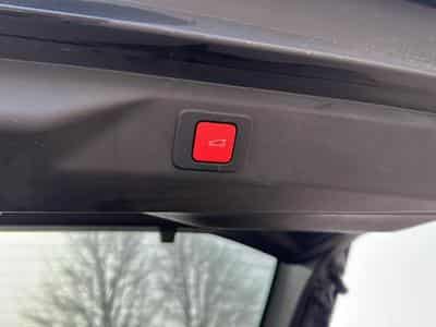 Peugeot 3008 1.2 HYBRID 145 GT E-DCS6 (2025) - Foto 13