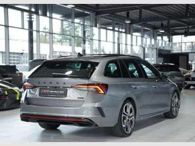 Skoda Octavia RS 4x4 *1.H *19 *Virtual*Pano*AHK*360° (2024) - Foto 8