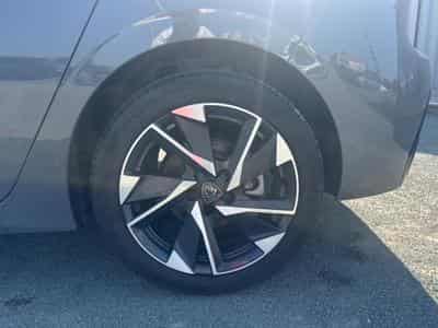 Peugeot 308 1.5 BLUEHDI 130 ALLURE EAT8 (2025) - Foto 9