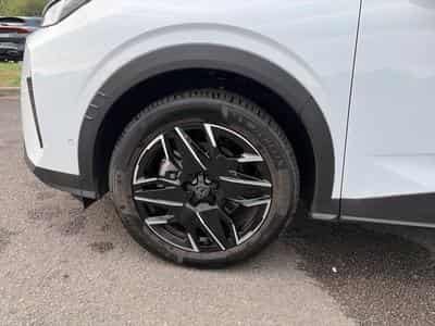 Peugeot 5008 HYBRID 145 ALLURE E-DCS6 (2025) - Foto 9