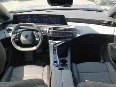 Peugeot 5008 HYBRID 145 ALLURE E-DCS6 (2025) - Foto 11
