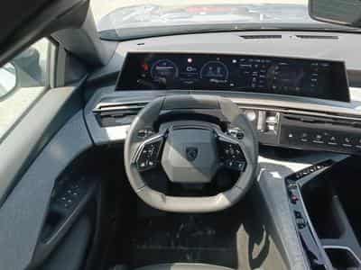 Peugeot 5008 HYBRID 145 ALLURE E-DCS6 (2025) - Foto 12
