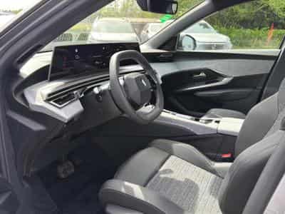 Peugeot 5008 HYBRID 145 ALLURE E-DCS6 (2025) - Photo 11