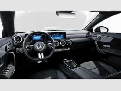 Mercedes CLA 180 AMG-Line (2025) - Photo 9