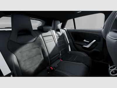 Mercedes CLA 180 AMG-Line (2025) - Photo 12