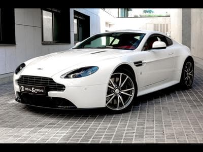Aston-Martin V8 Vantage COUPE SPORTSHIFT II - STRATUS WHITE METALLIC (2017) - Photo 1