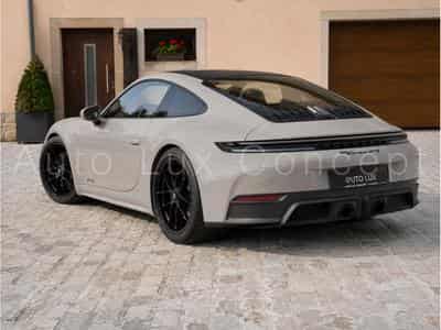 Porsche 911 911 Carrera GTS (2025) - Photo 2