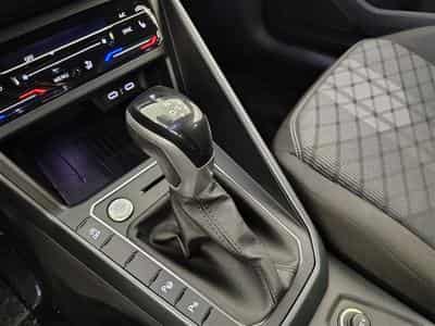 VW Taigo 1.0 TSI 115cv DSG R-Line NAVI / CARPLAY / CAMERA (2025) - Photo 12